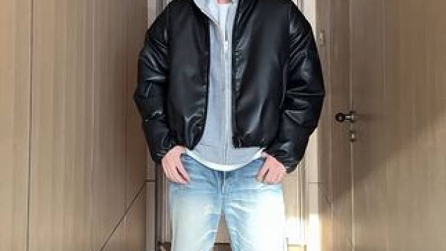 属于普通男生的浪漫—棉服bomber #bomber棉服 #皮衣外套 #棉服 #冬季穿搭 #穿搭技巧