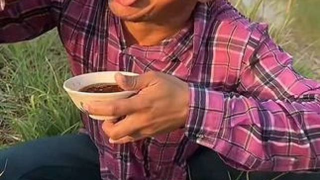 酸辣海鲜汁️刺身大片三文鱼 #美食 #美食 #户外美食 #泰国美食 #内容启发搜索