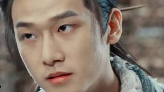 封印的妖王被落魄龙子救走，看守的师徒二人组还想着补裤衩，这也太抽象了#电影平妖传  #平妖传千年破局