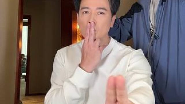 被人嫌弃了！#kiss#浅跳一下 #潮流舞蹈地图 #黑马计划