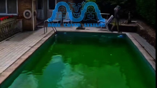 大幅减少池底沉淀，清理更省心。轻松维护，尽享泳池悠闲时光#博睿智能泳池盖#泳池盖厂家#露天泳池