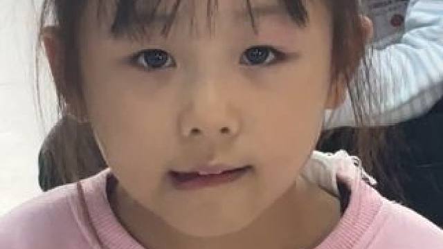 哈哈哈，一脸忧郁的希希妹 少儿格斗