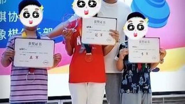 孩子学国际象棋99%靠勤奋！大量练习才是成功的基础！ 小棋手们今天你下棋了吗？