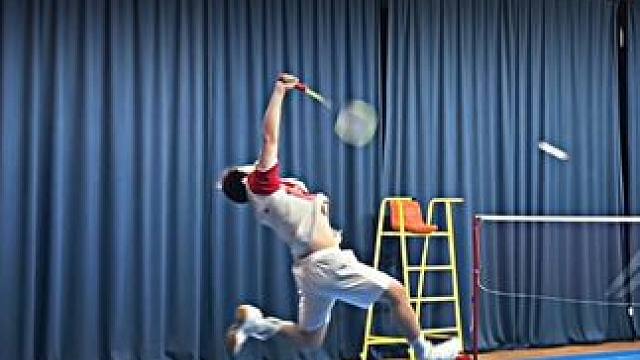 打水性质就不一样了#羽毛球 #单打 #突击