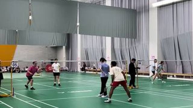 羽毛球混双比赛巴铁挑战到位哥