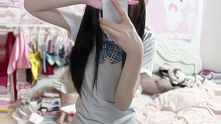 我們的關(guān)系可以像毛絨玩具一樣嗎 你戳一下我 我就會對你說話 你抱住我 我也抱住你