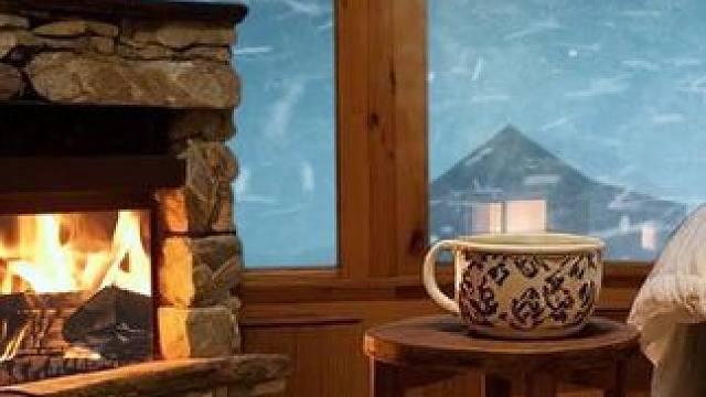 暴雪之夜的温暖小屋，就住在这里安心入眠吧 #白噪音 #助眠视频 #解压助眠 #我的小窝 #治愈助眠