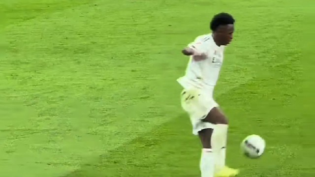 你快带他出去呀，他不知道怎么出去了