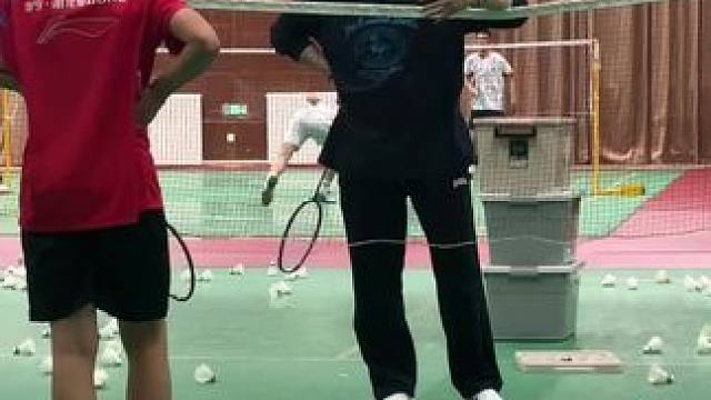 羽毛球 #羽毛球#羽毛球教学  这样的教练值得拥有，这一组都练了些什么，朋友们都聊聊