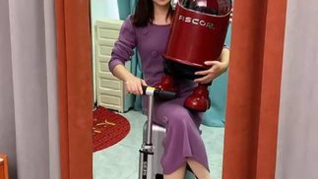 太空人造型的垃圾桶 这款太空人造型的垃圾桶，颜值高质感好，带盖的设计就可以阻挡异味，既是个垃圾桶，放