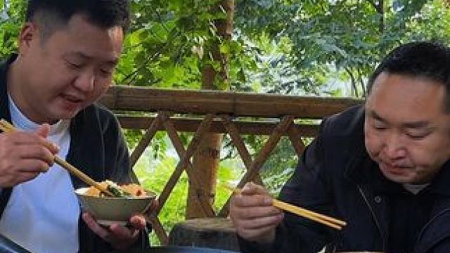 冻点豆腐炖锅五花肉，一口一坨，狂炫两碗米饭！