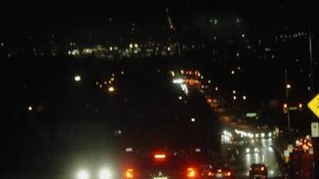 雨是天空写给大地的信。#车拍 #电影感 #氛围感