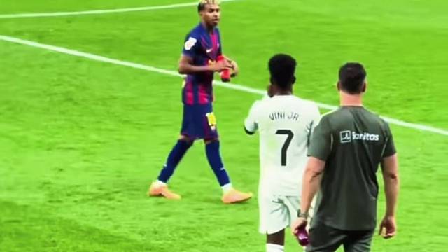 维尼修斯和亚马尔关系真不错，两场场上还得友好地交流几句