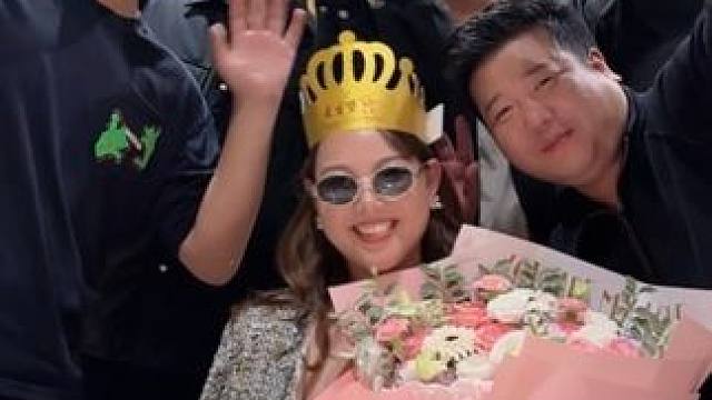 今天不吹NB，吹蜡烛！又喜提一岁，人生百味感恩相遇和陪伴，多少岁不重要，希望家人朋友平平安安才最重要