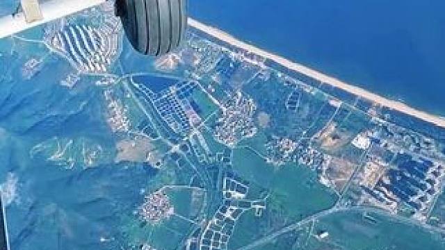 跳伞考证出舱合集，你问我什么时候最紧张？ 从开始的犹豫扒机杆，到后面的干就完了，作为一个普通人学跳伞