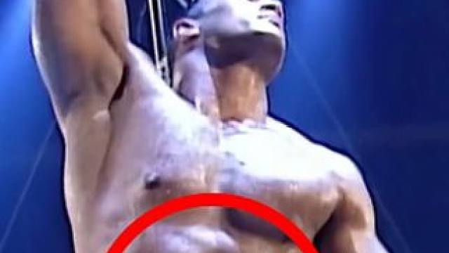 为什么巨石强森没有六块腹肌？ #WWE #摔角 #巨石强森