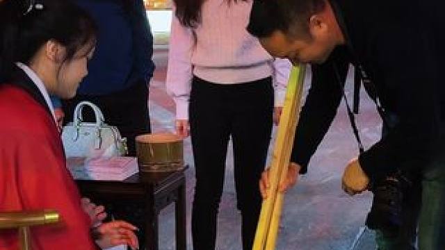 带上大哥跟美女去武当山，老二这个电灯泡真亮 #乡村生活家 #新农人 #下饭菜 #农村美食