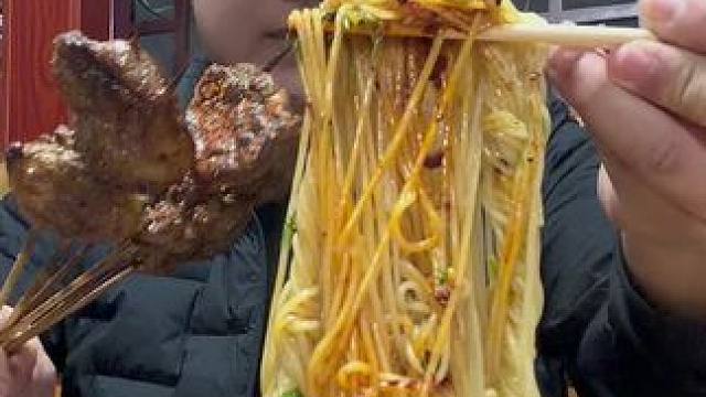 我在不吃面条，有人要来抓我了 大腰子真香，我以为3个够了，下次吃5个