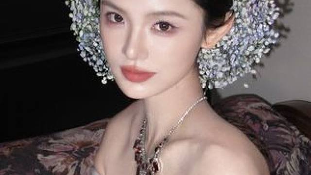 神仙姐姐不愧是我童年的审美启蒙… #化妆就是玩儿#VOGUE刘亦菲#满天星 #高级感 #配饰分享