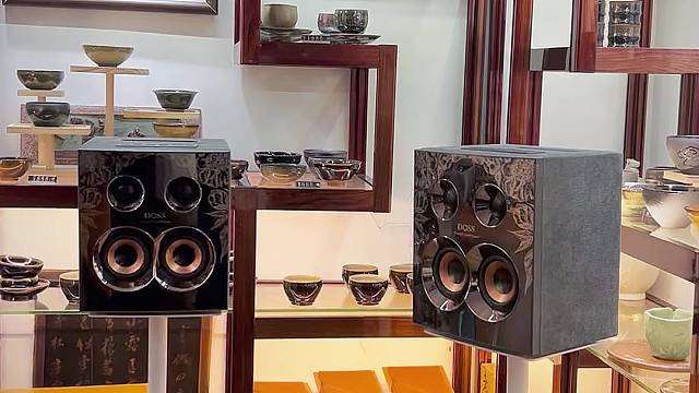 人声干净纯粹，包围感强到沉醉其中