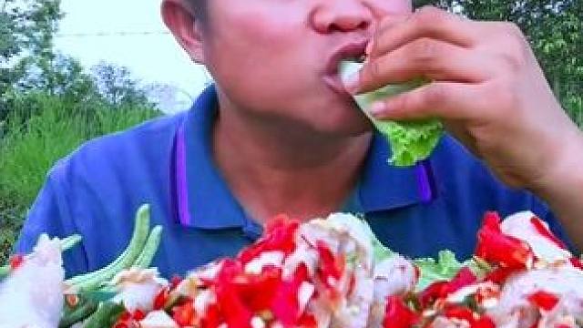 泰式️剁椒脱骨凉拌大鸡爪荷叶杆 #泰国大叔#泰国美食#内容启发搜索 #种草激励计划 #全民任务