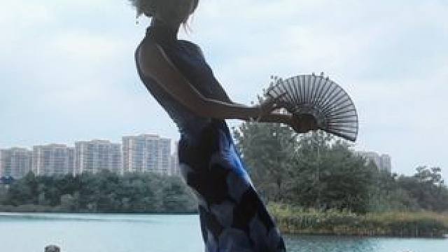 记得打伞 #旗袍 #古典舞 #舞蹈 #雨下一整晚