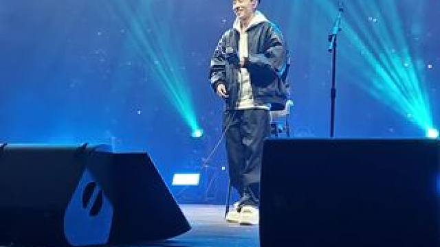 昨天开livehouse！大家真的太心有灵犀了！不过希望我这一批 同学可以再积极一点的喊