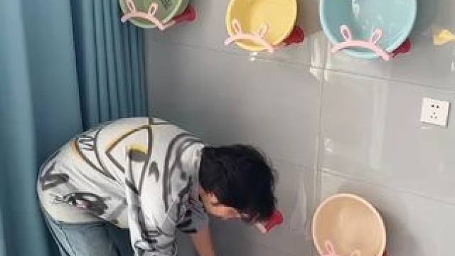 兔耳脸盆架 可以收纳多个脸盆，家里的刷鞋都可以挂上去，还不占空间