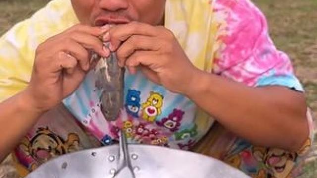 这鱼真肥 #美食 #泰国美食 #户外美食 #美食 #内容启发搜索