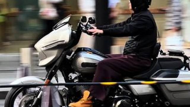 起猛了，没有车顶的跑车KTM，帅气的大哈雷，法拉利sf90，行政级座驾迈巴赫s680#ktmxbow