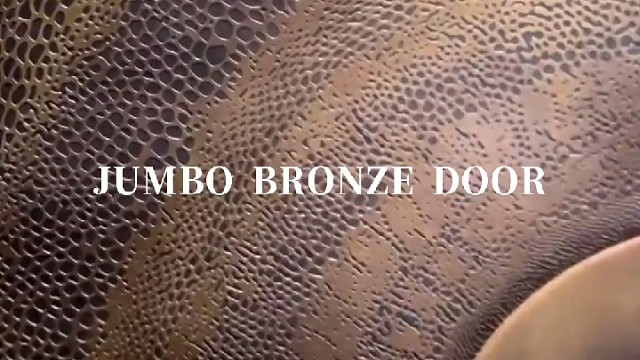 铜铸奢雅之境，浮雕流转间开启美学新章