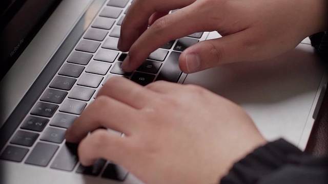 这套音响直接拿捏宅家氛围感