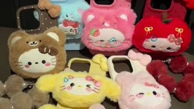 秋冬毛绒绒的立体公仔手机壳来啦！手感简直太好了…跟好朋友一人一个啦！#少女心爆棚 #毛绒手机壳 #手