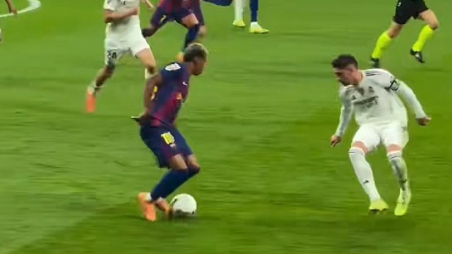 感觉的身体都单薄一些，皇马的又高又壮