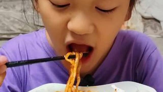 假装自己是吃播 #若兮日常#炸酱面