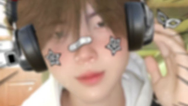 耳机里有你爱过我的声音