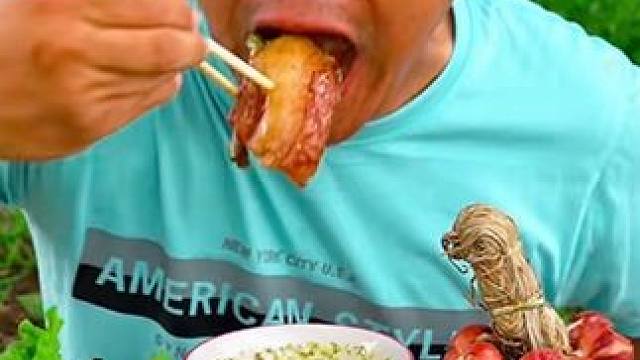 大口吃肉太过瘾了