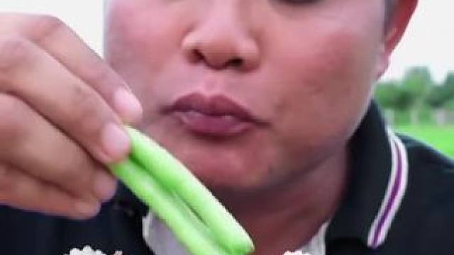 鲜豆角臭豆辣拌小八爪 #泰国大叔#泰国美食#内容启发搜索 #种草激励计划 #全民任务