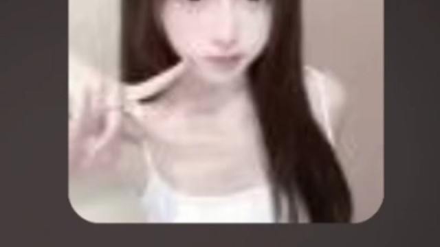 来看看我们家多才多艺的小新人发牌！