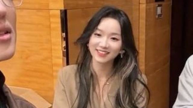 上次谁点的手写的从前 来啦～真人演唱加伴舞哈哈哈哈哈
木叶情报会石家庄站，我们来啦～ 
@水姐（4点