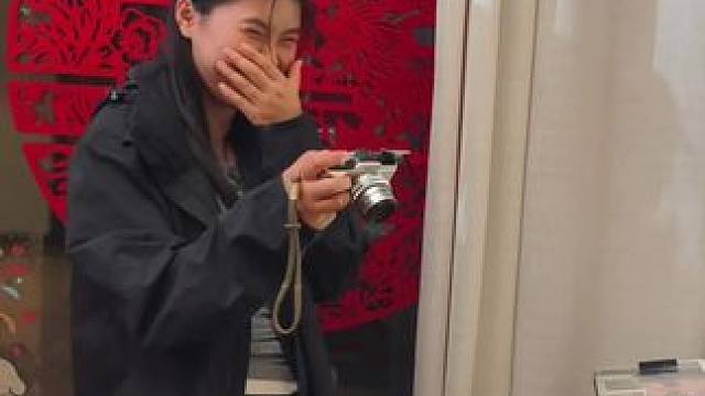 我在婚礼上把相机交给了一个不会拍照的人#婚礼 #拍摄现场 #拍摄花絮 #万万想不到 #拍照