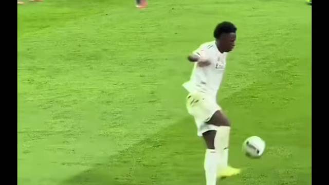 我没看错吧最后两分钟还被吃红牌？#足球