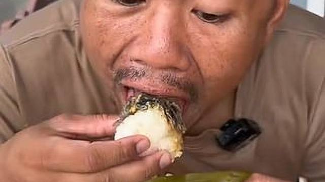 香米饭芭蕉叶辣焖️牛蛙