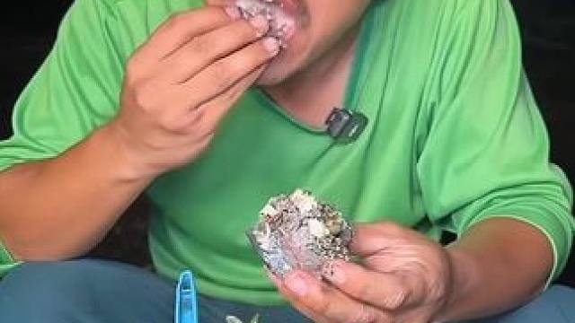 刚出锅的蛋蛋蛙还烫嘴呢