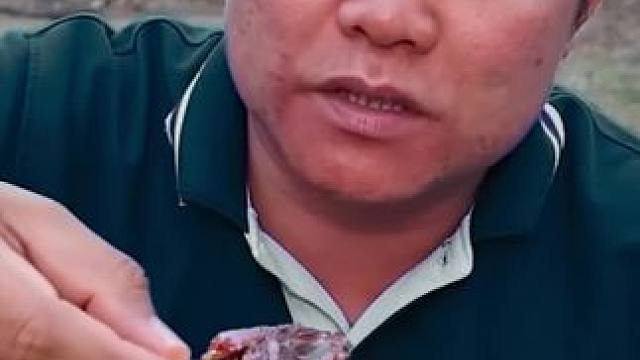 小小青芒果搭配鲜辣酱汁️