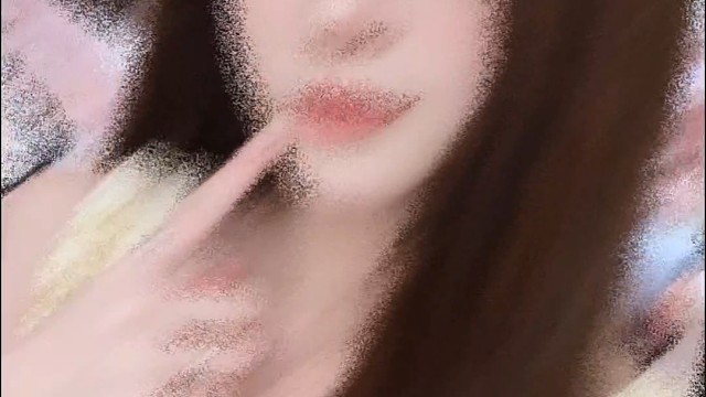 “怪我普通的脸，留不住你暧昧的眼”