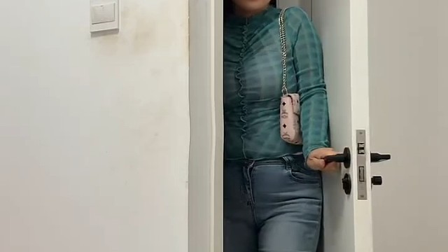 一个月房租这么贵吗？够我们一年的房租