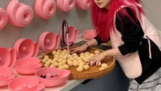 蜗牛自动清洗篮 蜗牛自动清洗篮，有了它，以后洗水果可就太方便了，自动洗干净还能自动沥水，