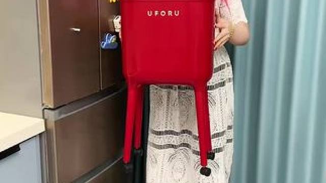 轻奢带脚垃圾桶 轻奢带脚垃圾桶 这个最近特别火的长腿带脚的垃圾桶能好用吗？