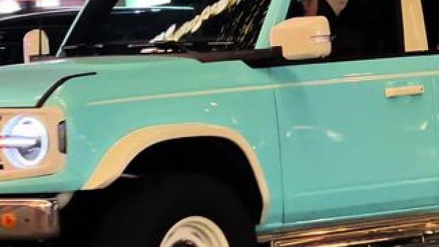 谁说福特烈马不适合女孩子开，你们看小姐姐开着这么帅气的烈马，好香呀